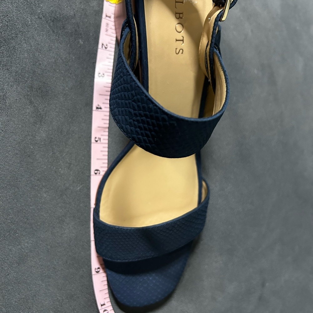 Talbots Blue Sandals with Adjustable Ankle Strap and Textured Design - Picture 11 of 12